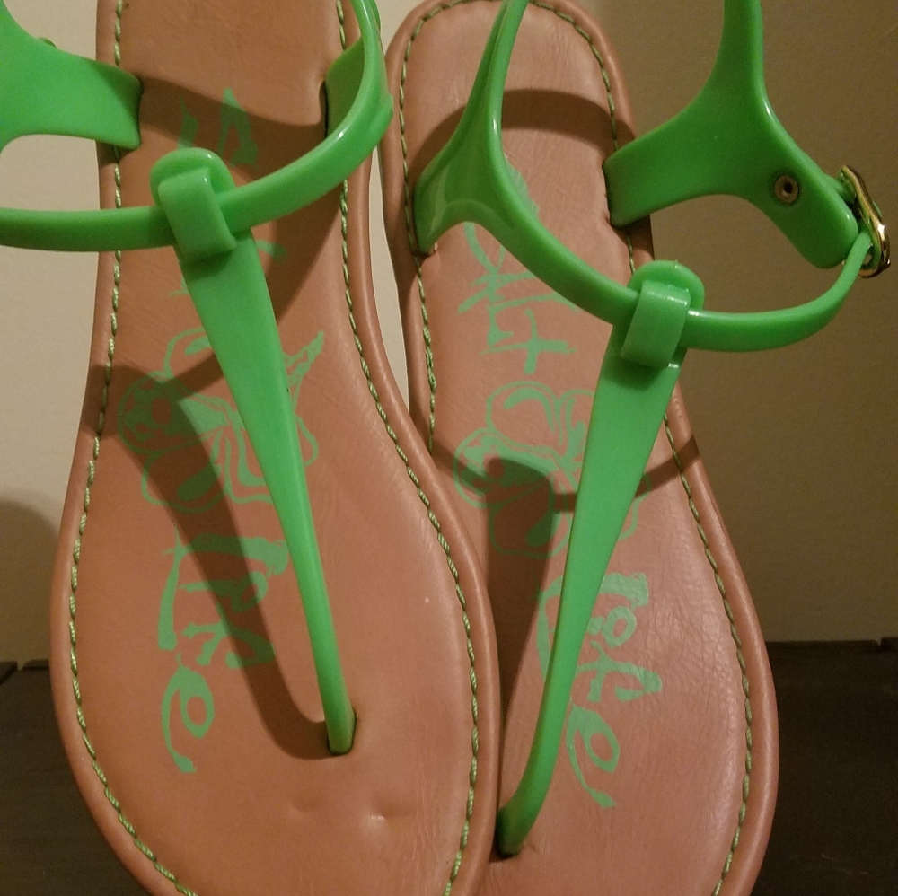 NEW Super Cute Lime green sandals(W8)